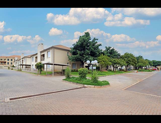 2 BEDROOM TOWNHOUSE FOR SALE IN ORIEL